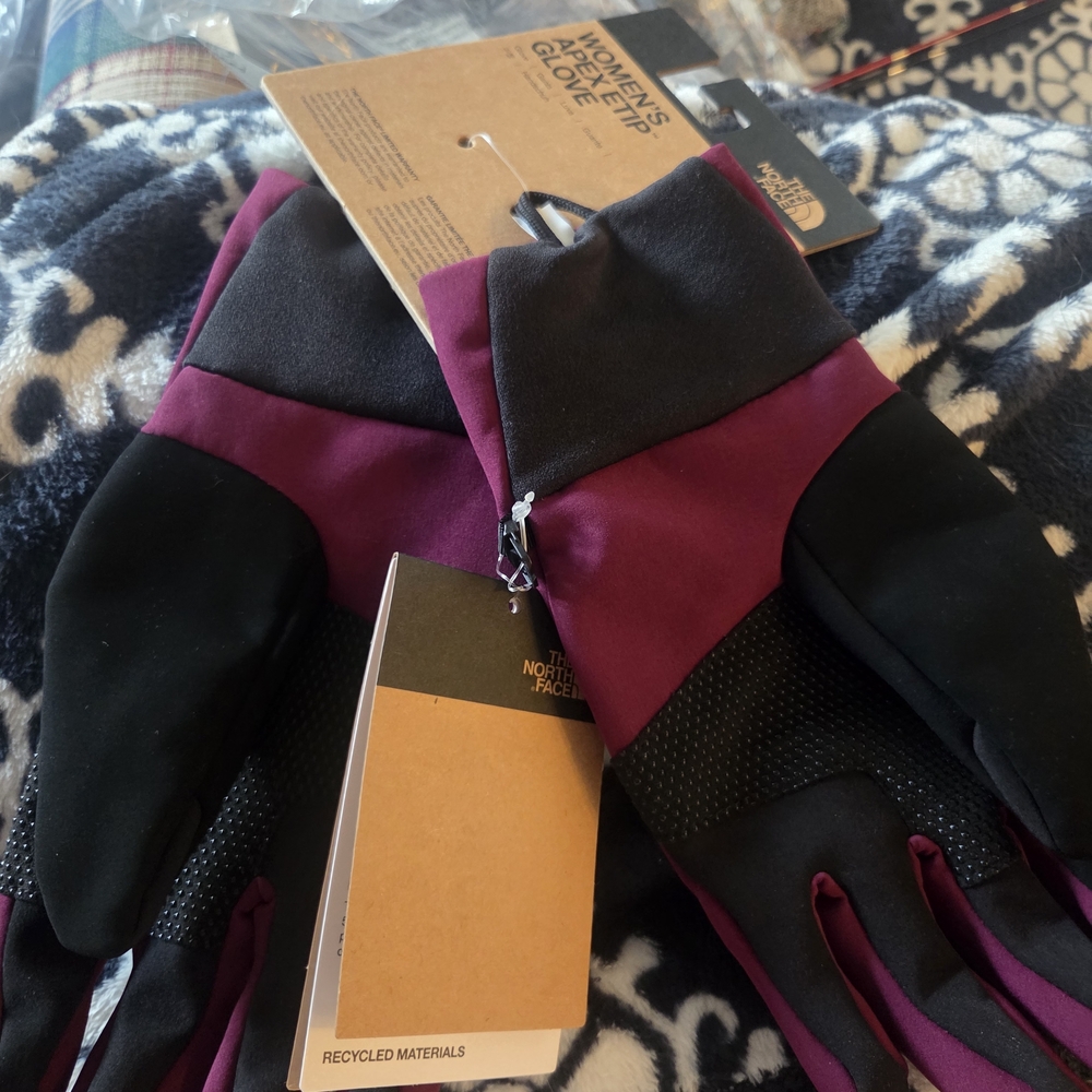 The North Face Women's Purple and Black Gloves